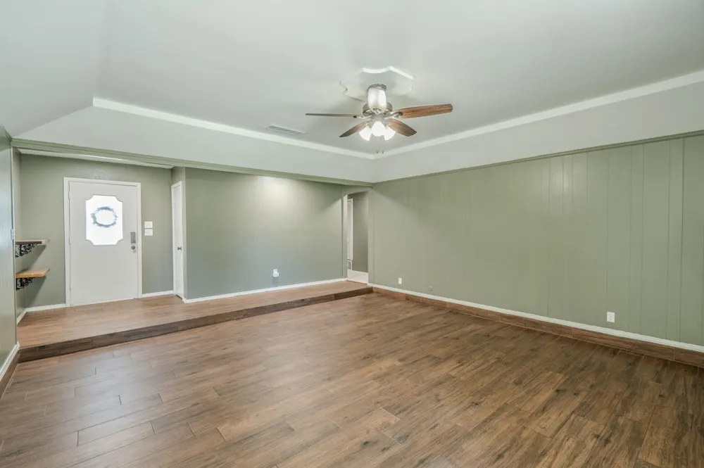 1701 Brookhaven Circle Bedford, TX 76022