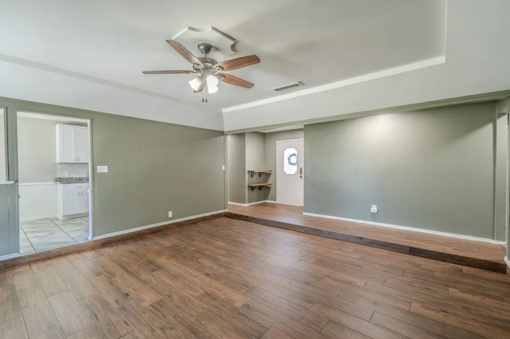 1701 Brookhaven Circle Bedford, TX 76022