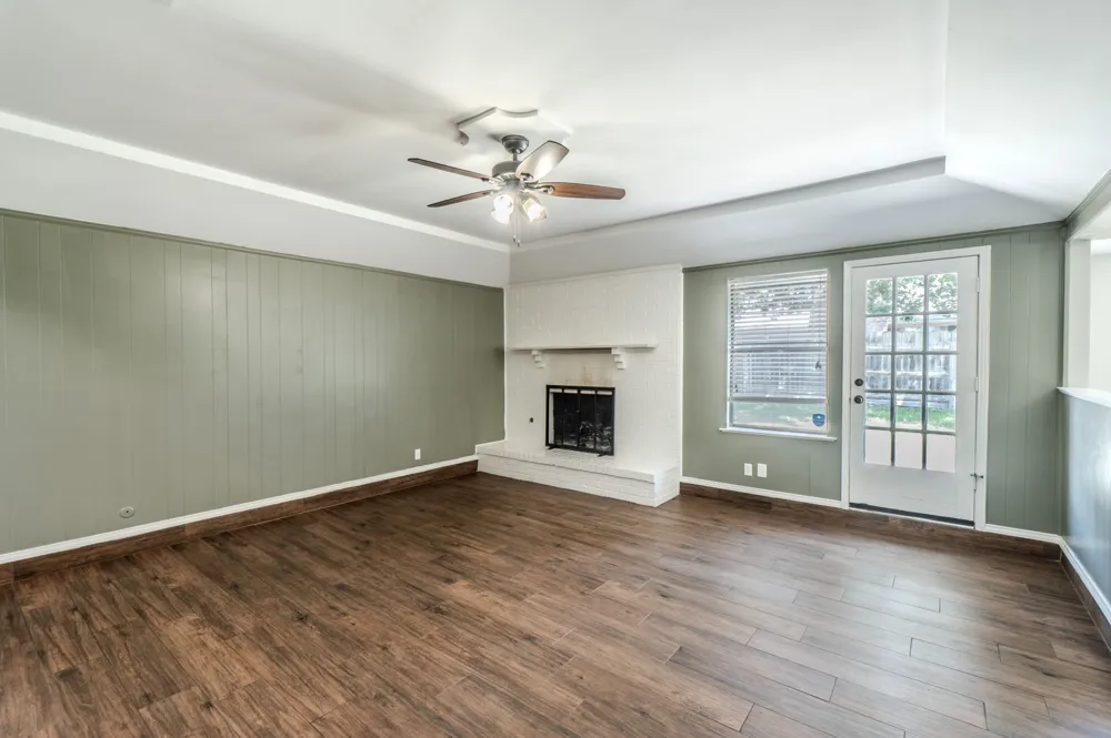 1701 Brookhaven Circle Bedford, TX 76022