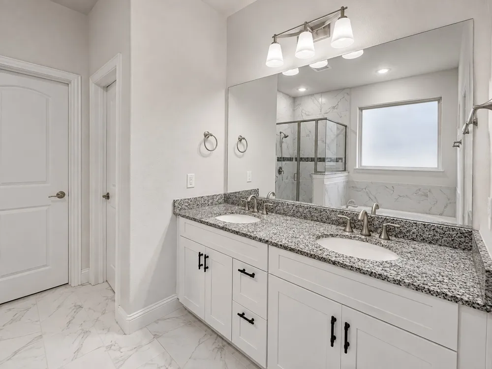 1701 Brookhaven Circle Bedford, TX 76022