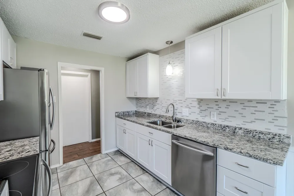 1701 Brookhaven Circle Bedford, TX 76022