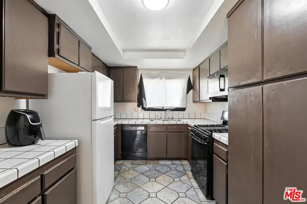 1655 E Avenue K Lancaster, CA 93535