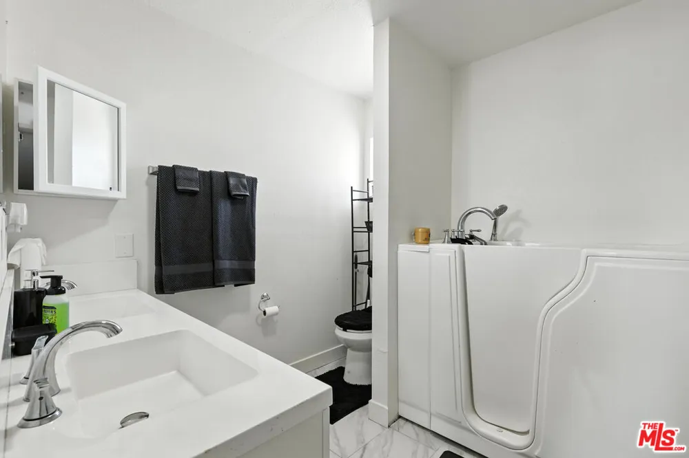 1655 E Avenue K Lancaster, CA 93535
