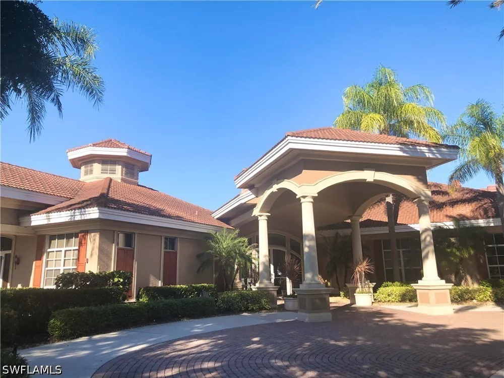 Cambridge Drive #203 Fort Myers, FL 33912