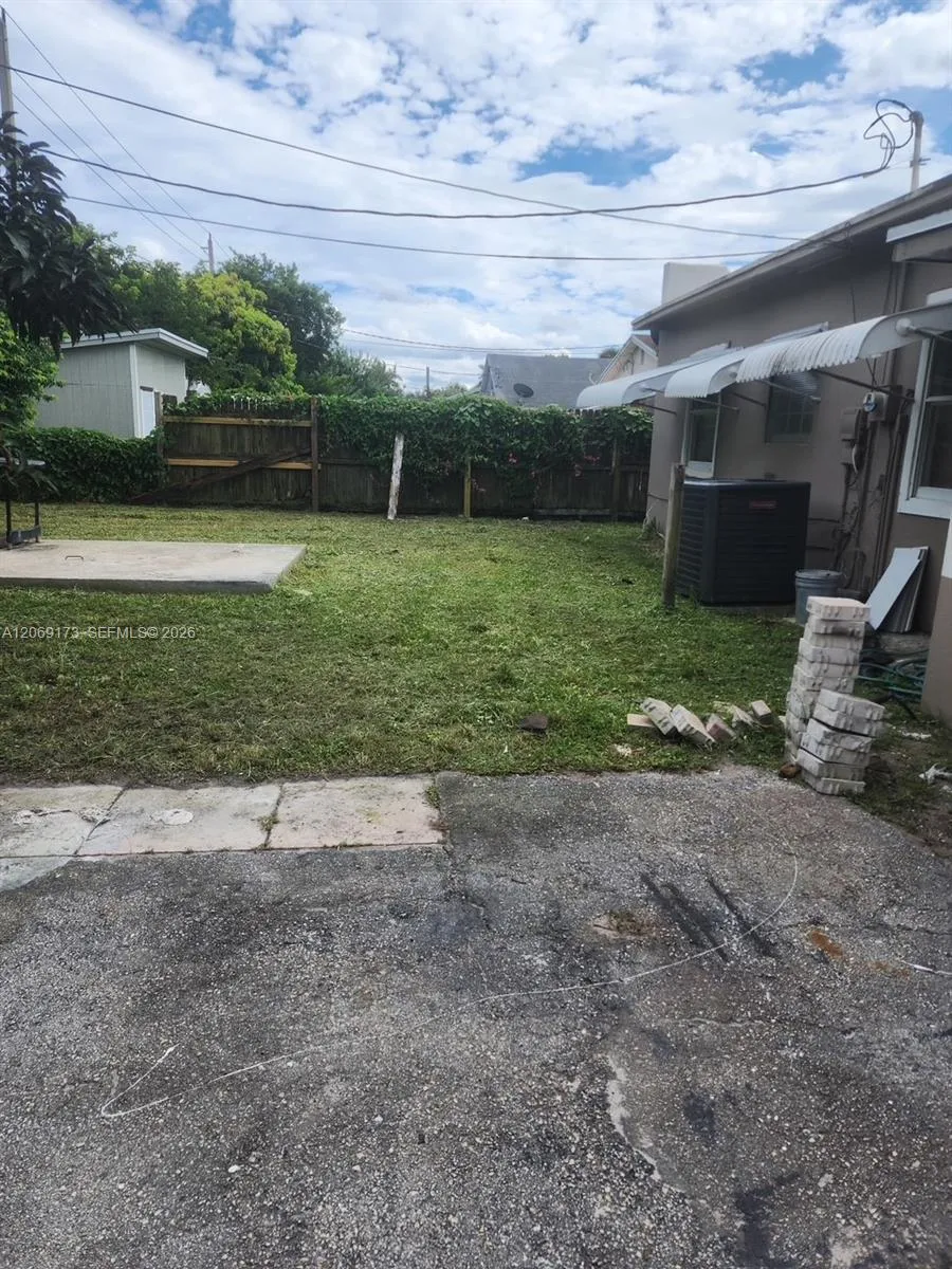 322 Jackson Ave Green Acres, FL 33463
