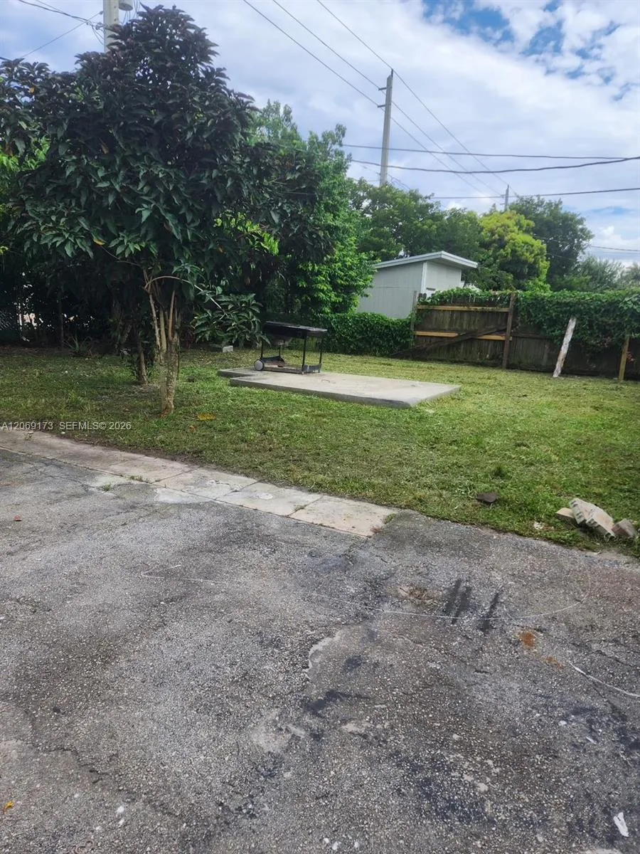 322 Jackson Ave Green Acres, FL 33463