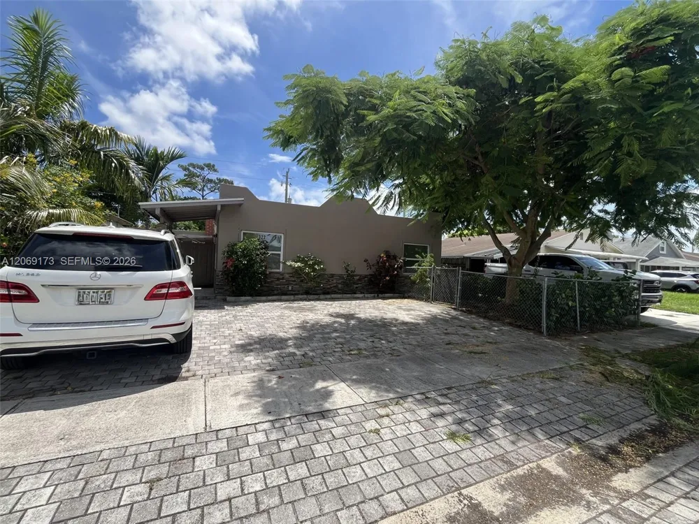 322 Jackson Ave Green Acres, FL 33463