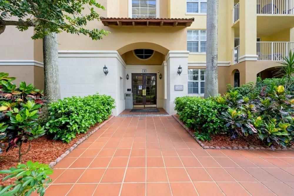 19601 E Country Club Dr #7603 Aventura, FL 33180