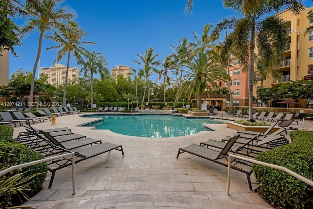 19601 E Country Club Dr #7603 Aventura, FL 33180