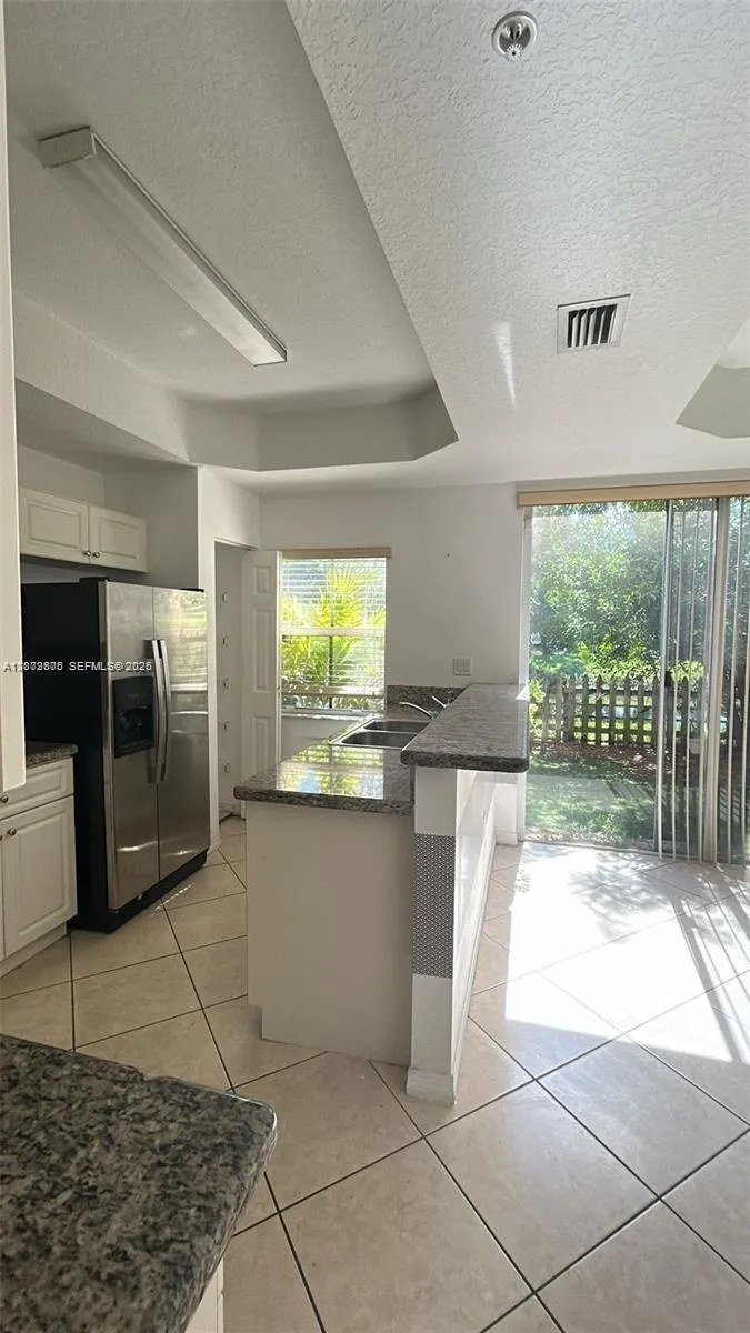 937 SW 143rd Ave #1605 Pembroke Pines, FL 33027