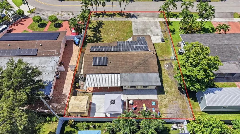 681 W 55th Pl Hialeah, FL 33012