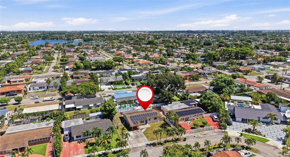 681 W 55th Pl Hialeah, FL 33012