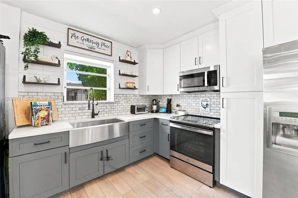 681 W 55th Pl Hialeah, FL 33012