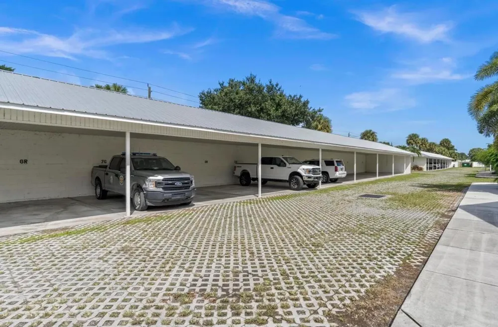 4334 U.S. 441 #20 Okeechobee, FL 34974