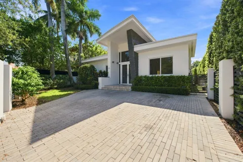 121 S GORDON ROAD