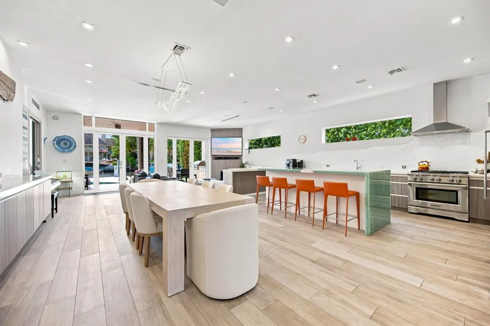 121 S GORDON ROAD Fort Lauderdale, FL 33301