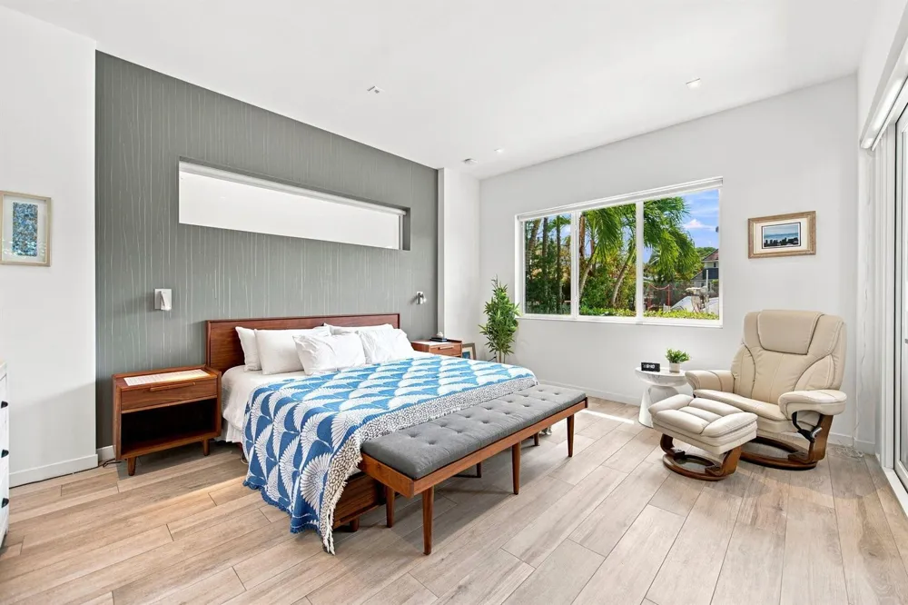121 S GORDON ROAD Fort Lauderdale, FL 33301
