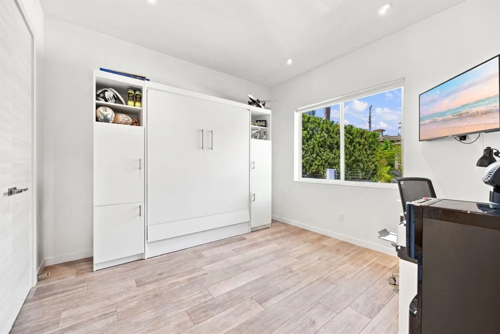 121 S GORDON ROAD Fort Lauderdale, FL 33301