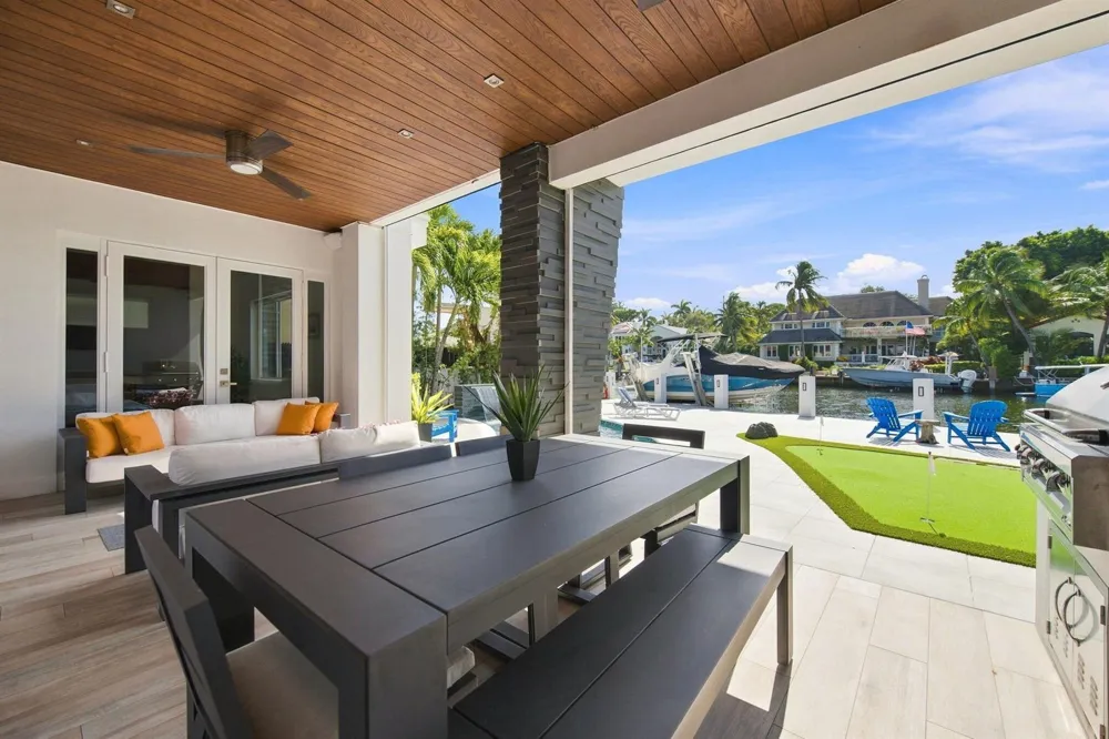 121 S GORDON ROAD Fort Lauderdale, FL 33301