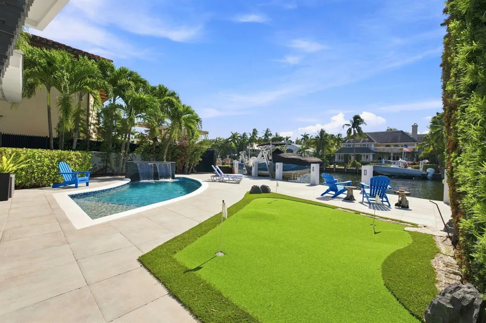 121 S GORDON ROAD Fort Lauderdale, FL 33301