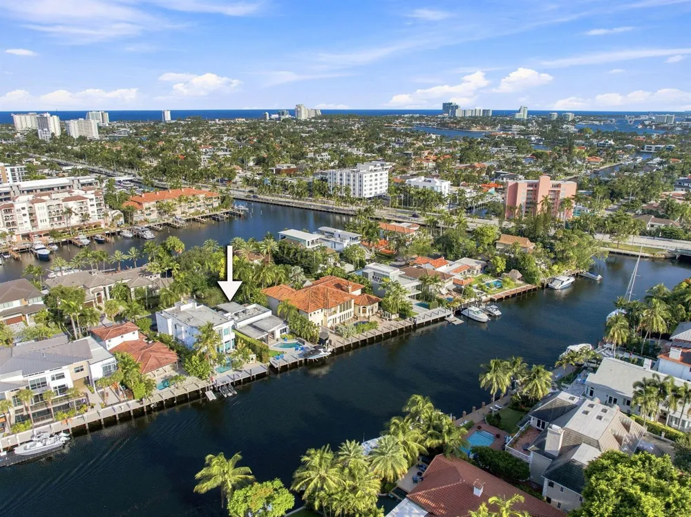 121 S GORDON ROAD Fort Lauderdale, FL 33301