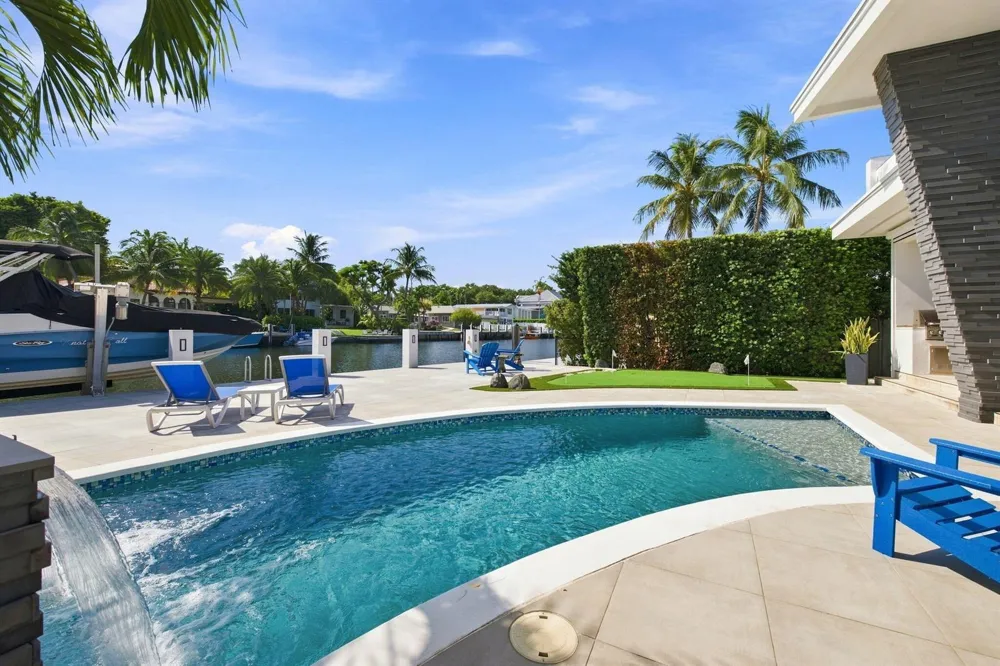 121 S GORDON ROAD Fort Lauderdale, FL 33301
