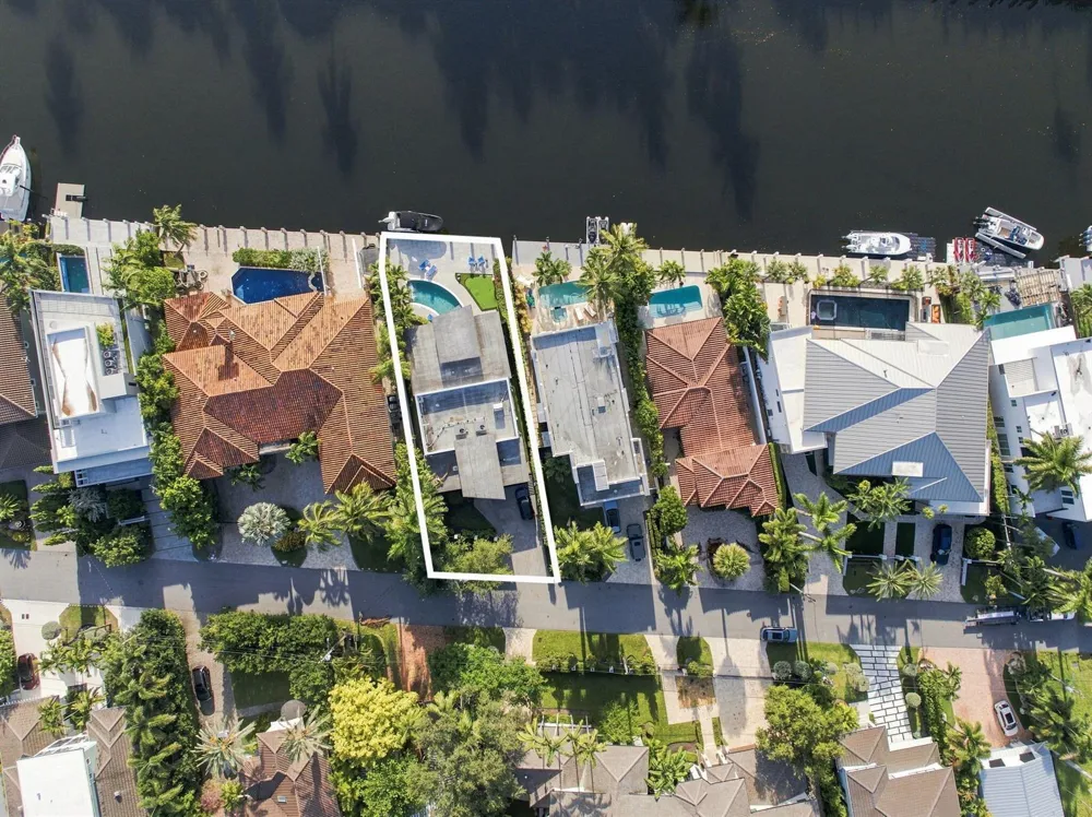 121 S GORDON ROAD Fort Lauderdale, FL 33301