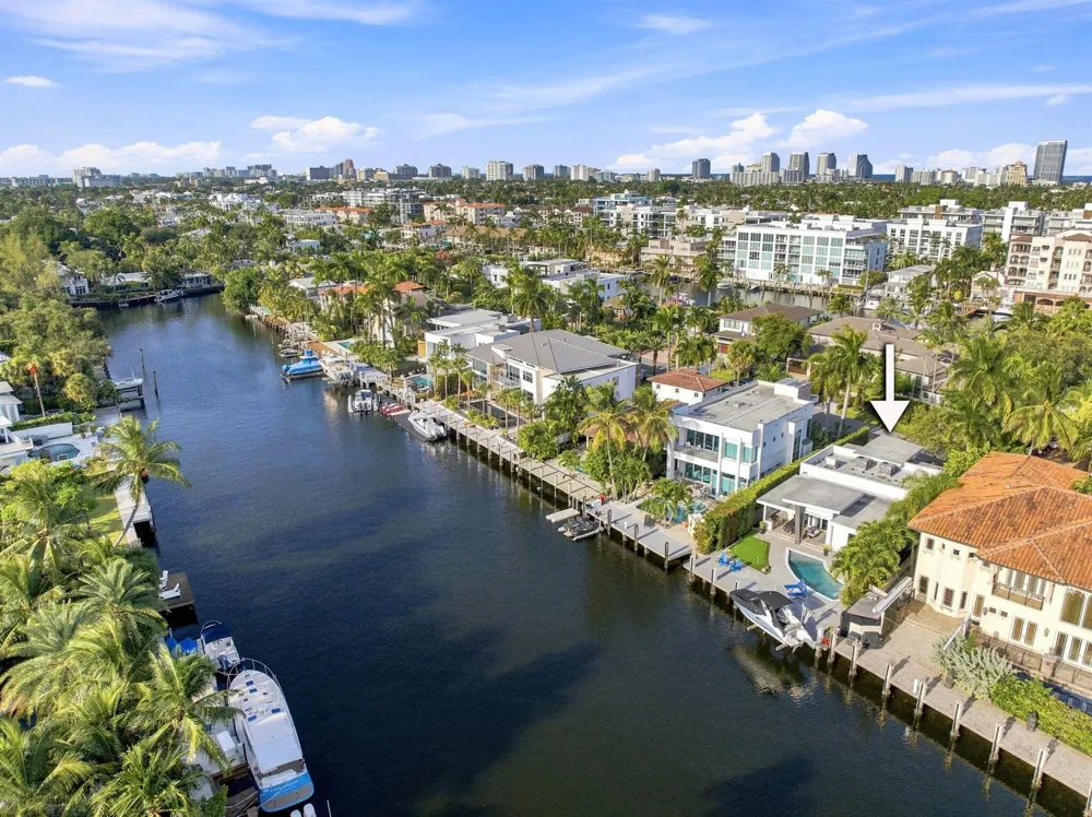 121 S GORDON ROAD Fort Lauderdale, FL 33301