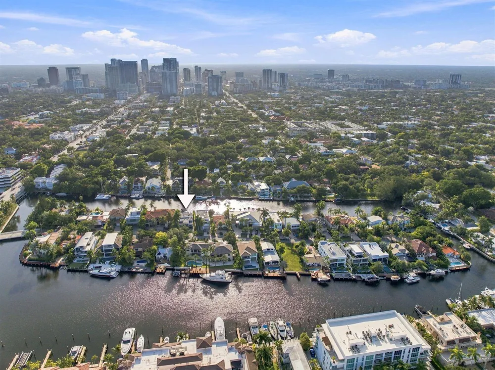121 S GORDON ROAD Fort Lauderdale, FL 33301
