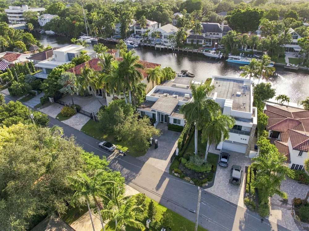 121 S GORDON ROAD Fort Lauderdale, FL 33301