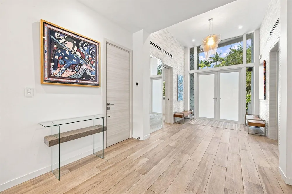 121 S GORDON ROAD Fort Lauderdale, FL 33301