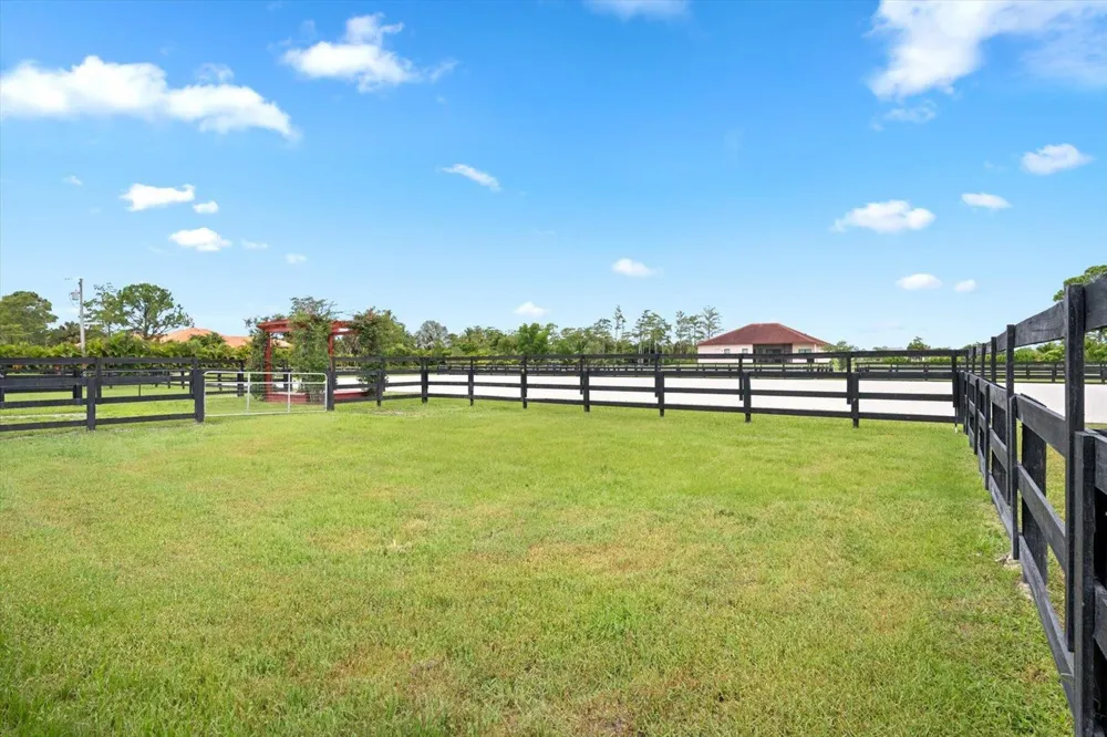 2440 Buck Ridge Trail Loxahatchee, FL 33470