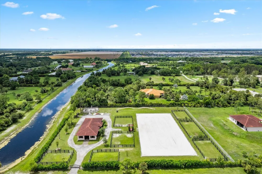 2440 Buck Ridge Trail Loxahatchee, FL 33470