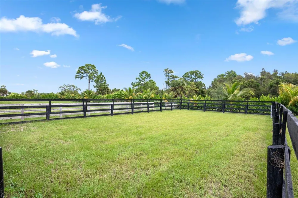 2440 Buck Ridge Trail Loxahatchee, FL 33470