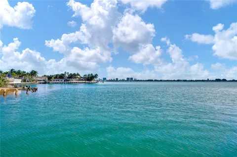 11111 Biscayne Blvd #1000