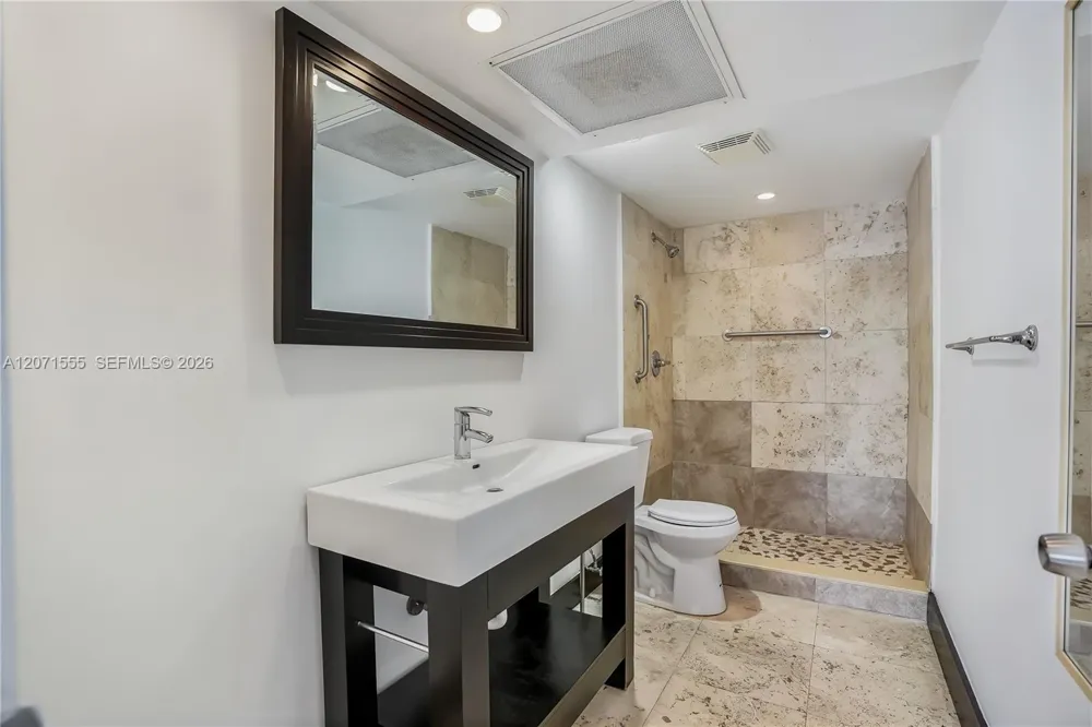 11111 Biscayne Blvd #1000 Miami, FL 33181