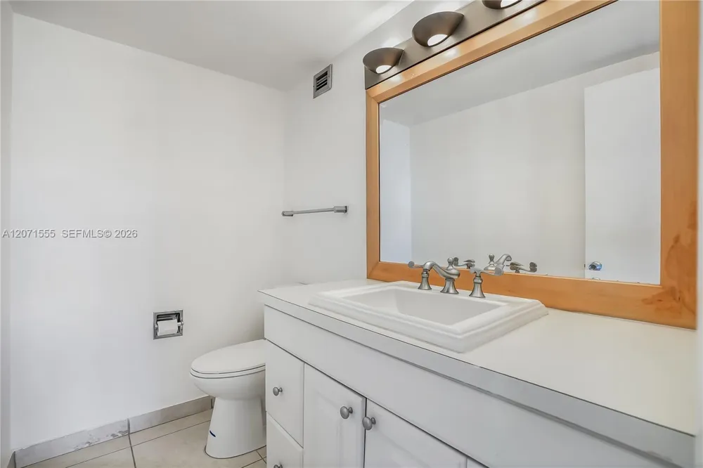 11111 Biscayne Blvd #1000 Miami, FL 33181
