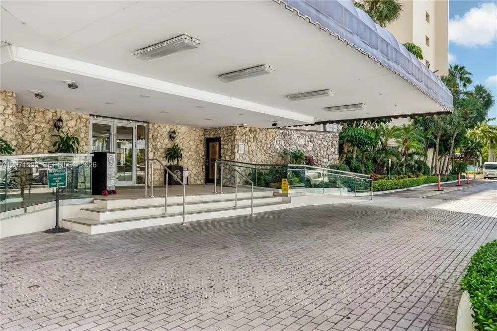 11111 Biscayne Blvd #1000 Miami, FL 33181