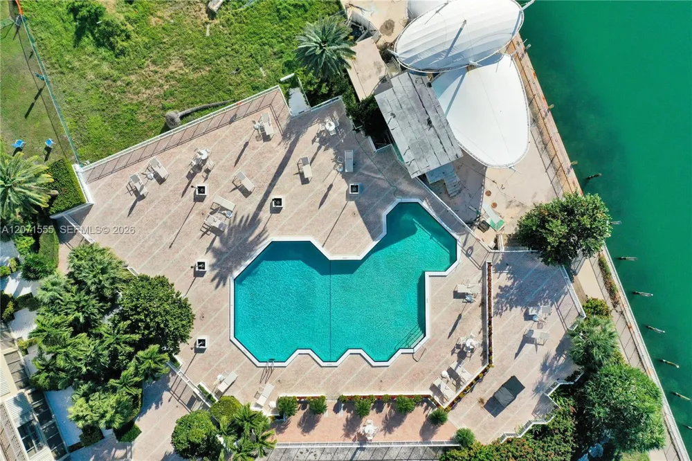 11111 Biscayne Blvd #1000 Miami, FL 33181