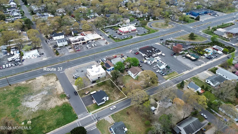 506 Lloyd Road Toms River, NJ 08753