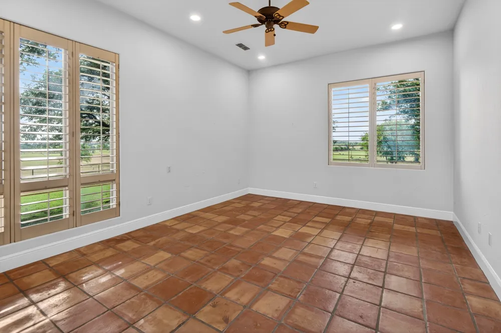 701 W Walcott Street Pilot Point, TX 76258