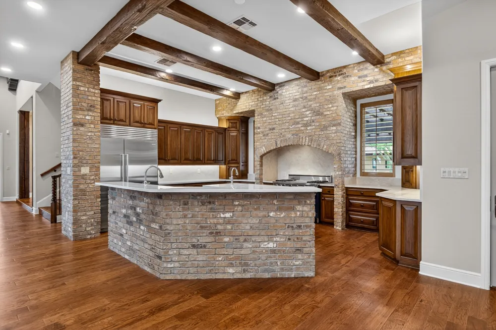 701 W Walcott Street Pilot Point, TX 76258