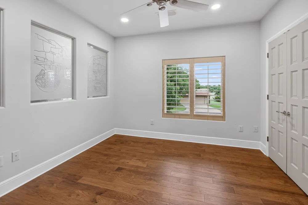 701 W Walcott Street Pilot Point, TX 76258