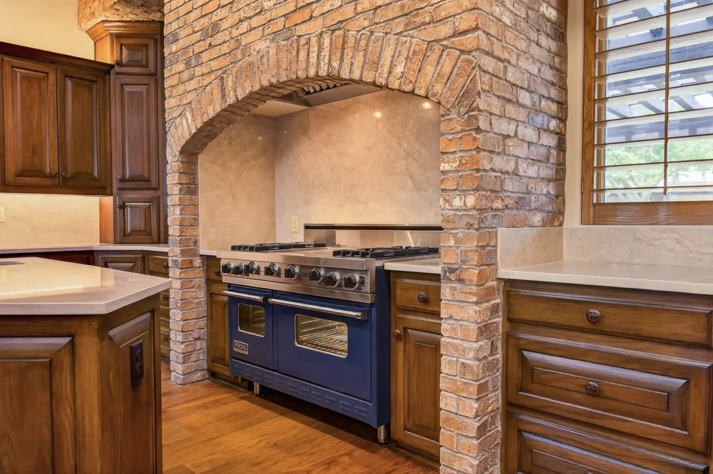 701 W Walcott Street Pilot Point, TX 76258