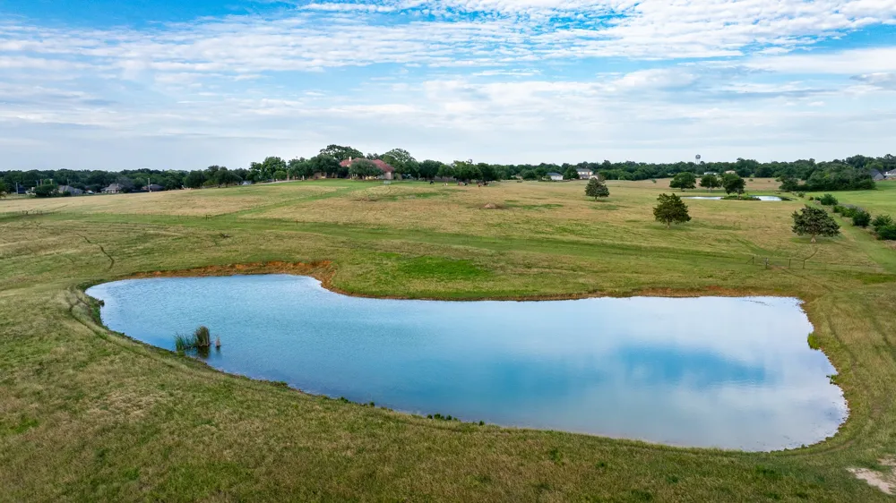 701 W Walcott Street Pilot Point, TX 76258
