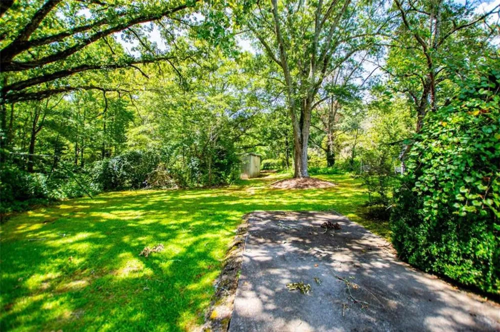 53 Garrett Lane Carrollton, GA 30117