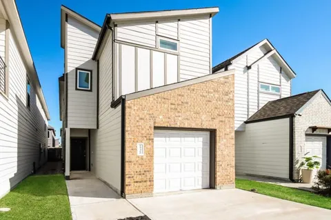 15322 Estrella East