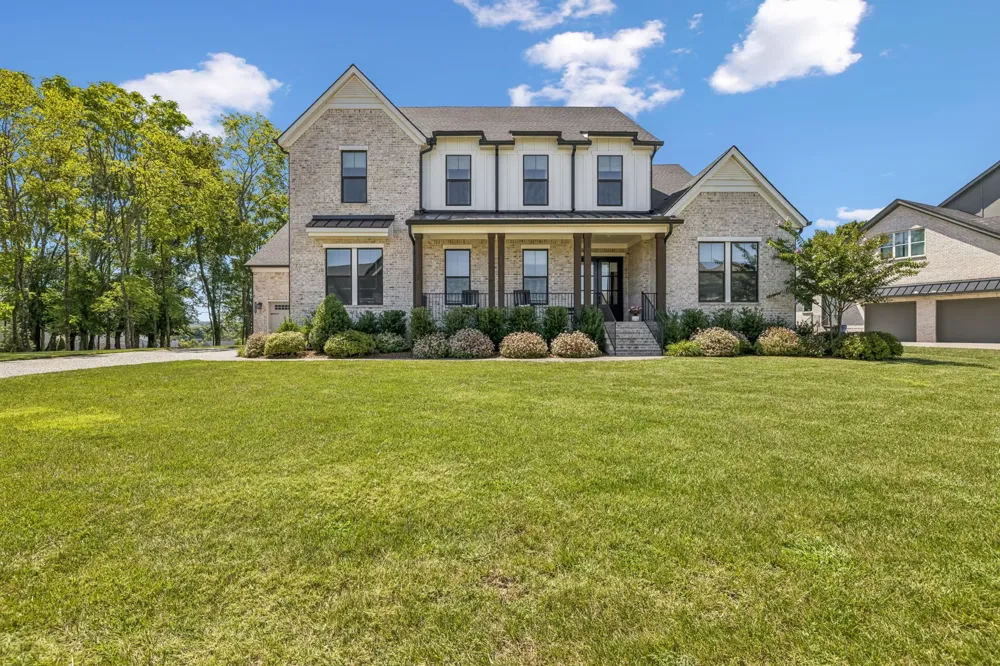 4784 Woodrow Pl Arrington, TN 37014