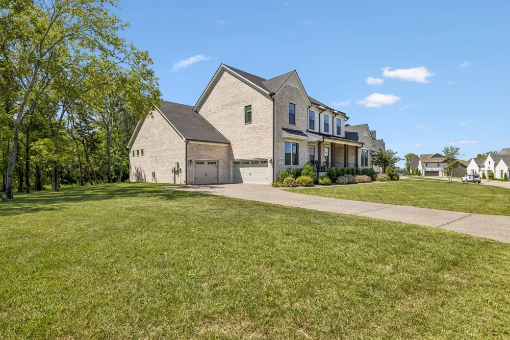 4784 Woodrow Pl Arrington, TN 37014