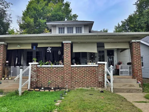 942 Bradley Avenue